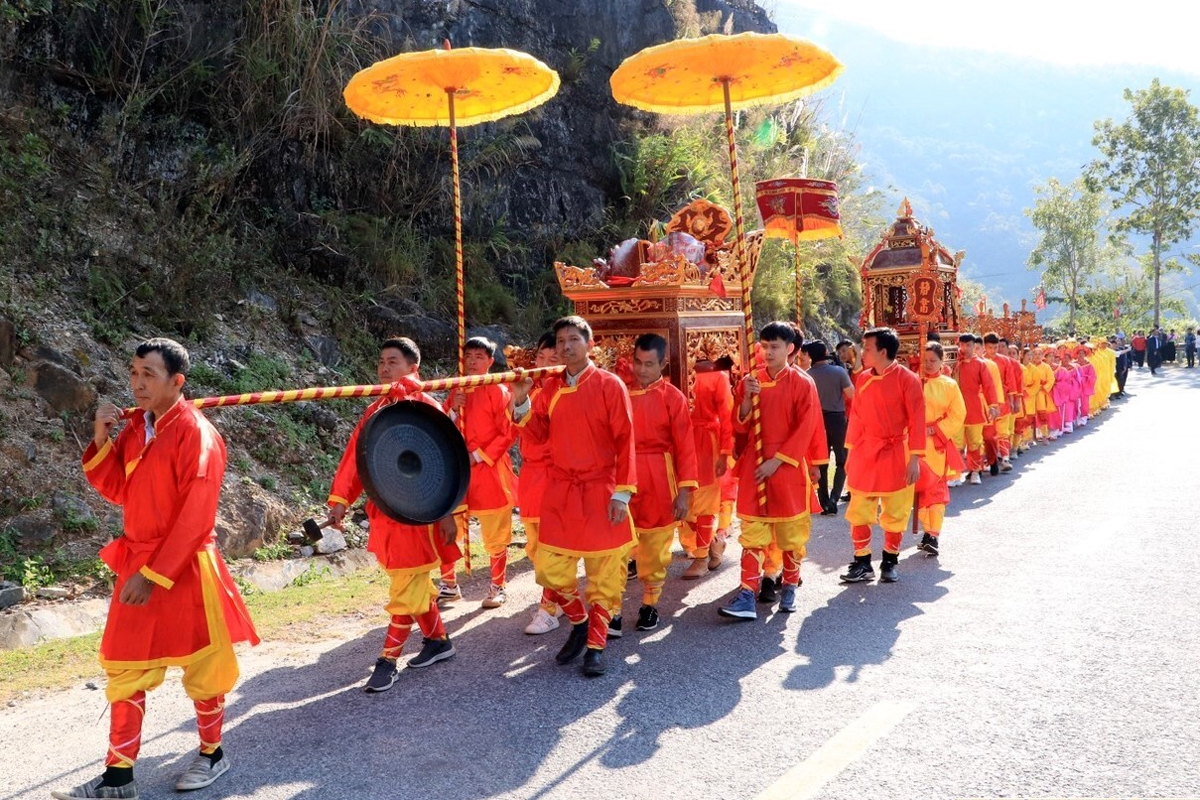 Nhiều hoạt động đặc sắc tại Lễ hội Đền thờ Vua Lê Thái Tổ ở Lai Châu